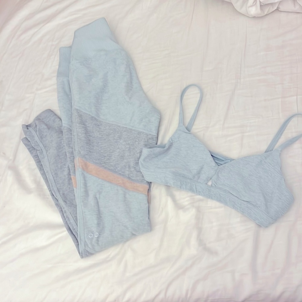 Alo yoga color block sports bra & long pants size S